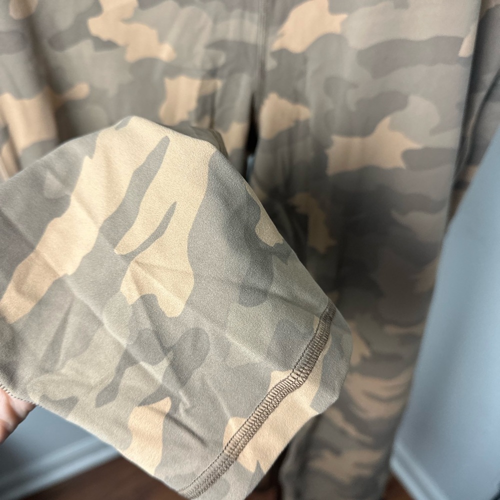 Lululemon Align High-Rise Pant 25" Heritage 365 Camo Beige Multi size 18 - Picture 5 of 9